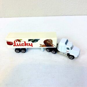 1981 Matchbox Mack Truck W/ Lucky Grocery Trailer 7”